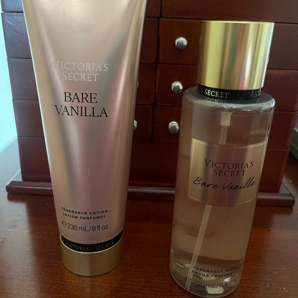 Victoria's Secret Bare Vanilla Lotion and Mist Set- brand new!